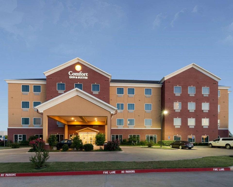 Comfort Inn & Suites Regional Medical Center image 11