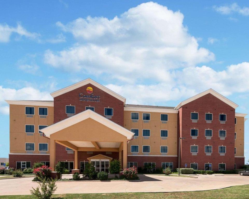 Comfort Inn & Suites Regional Medical Center image 12
