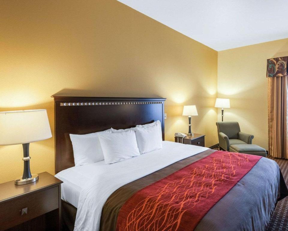 Comfort Inn & Suites Regional Medical Center image 19