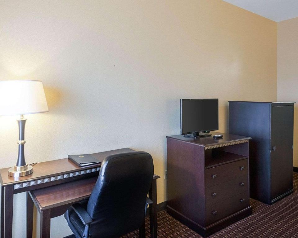 Comfort Inn & Suites Regional Medical Center image 21