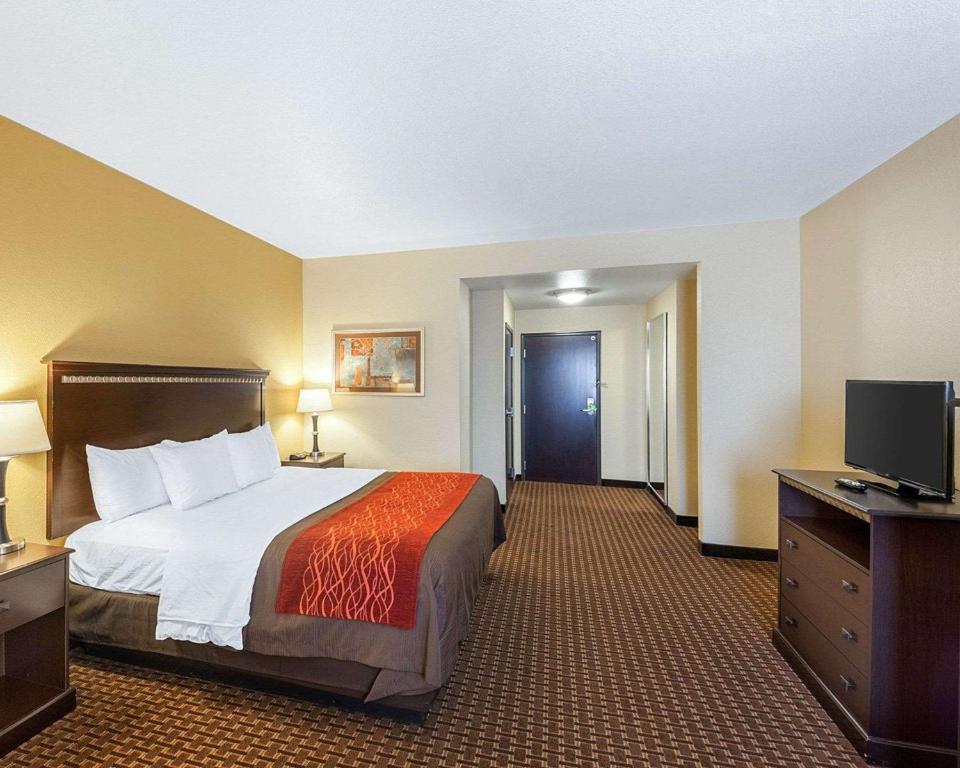Comfort Inn & Suites Regional Medical Center image 6